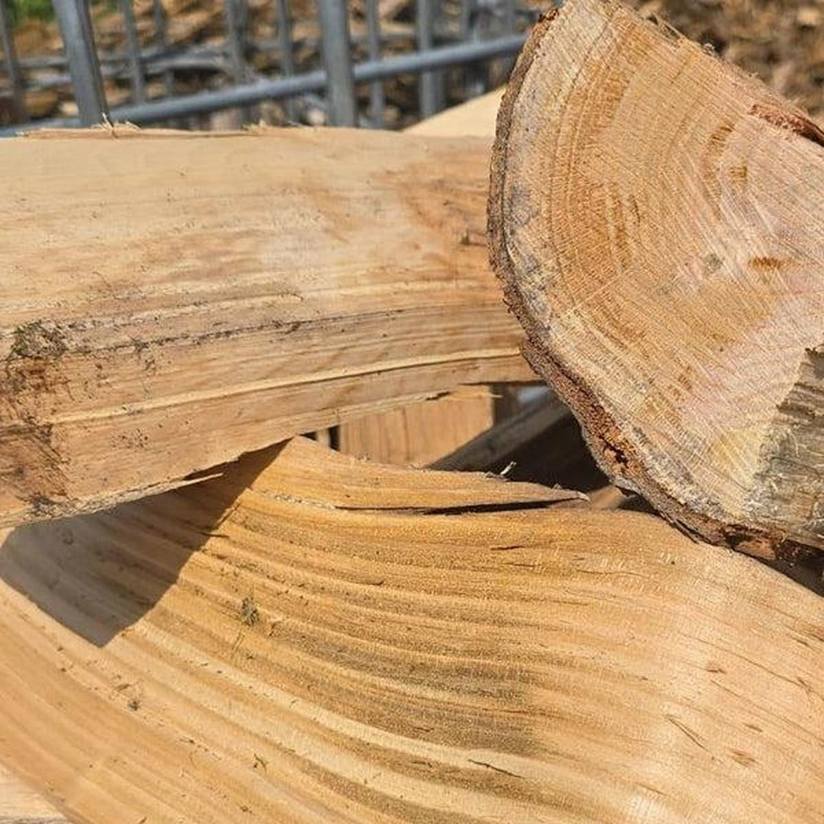 Bûches de hêtre fendues – bois de chauffage 10 à 33 cm